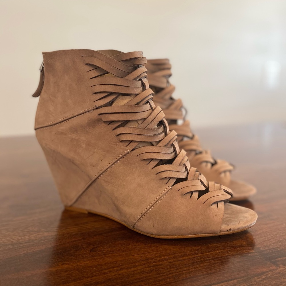 Dolce vita summer wedge